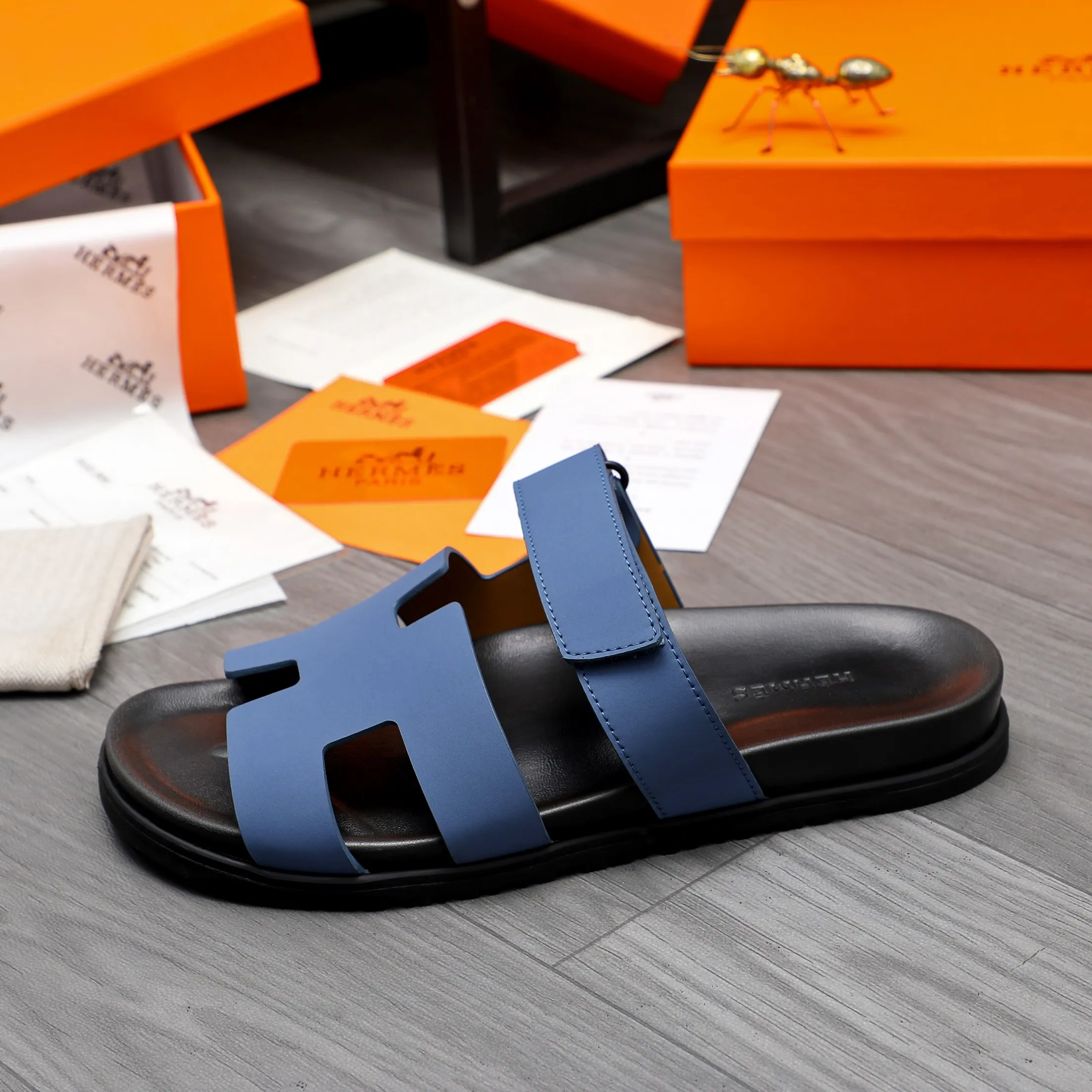 Men's shoes 💰340 Product trademark: Hermes "Hermes" Couple's slippers Regular size: 36-46 Product material: Selected matte cowhide upper, microfiber lining, original outsole
